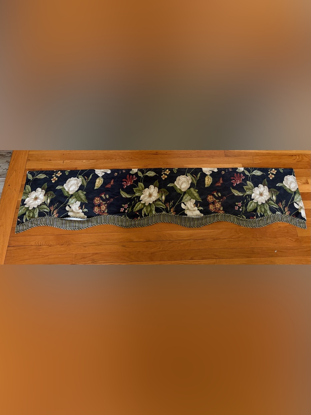 1 Waverly Williamsburg Magnolia Dogwood Black Floral Stripe 78x18”